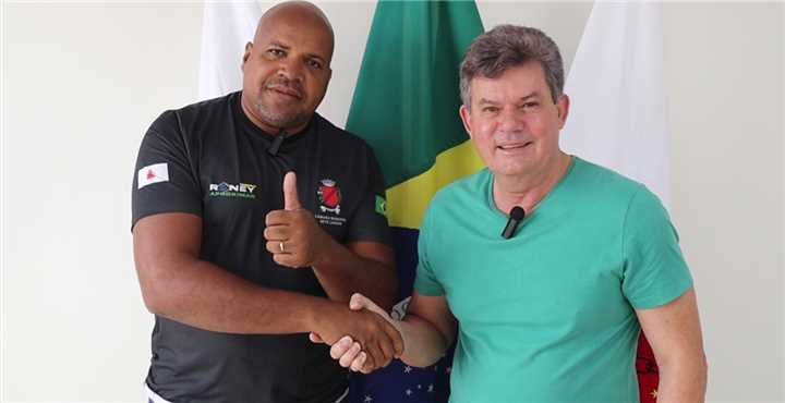 Vereador Roney do Aproximar e prefeito Duílio de Castro deram a boa notícia